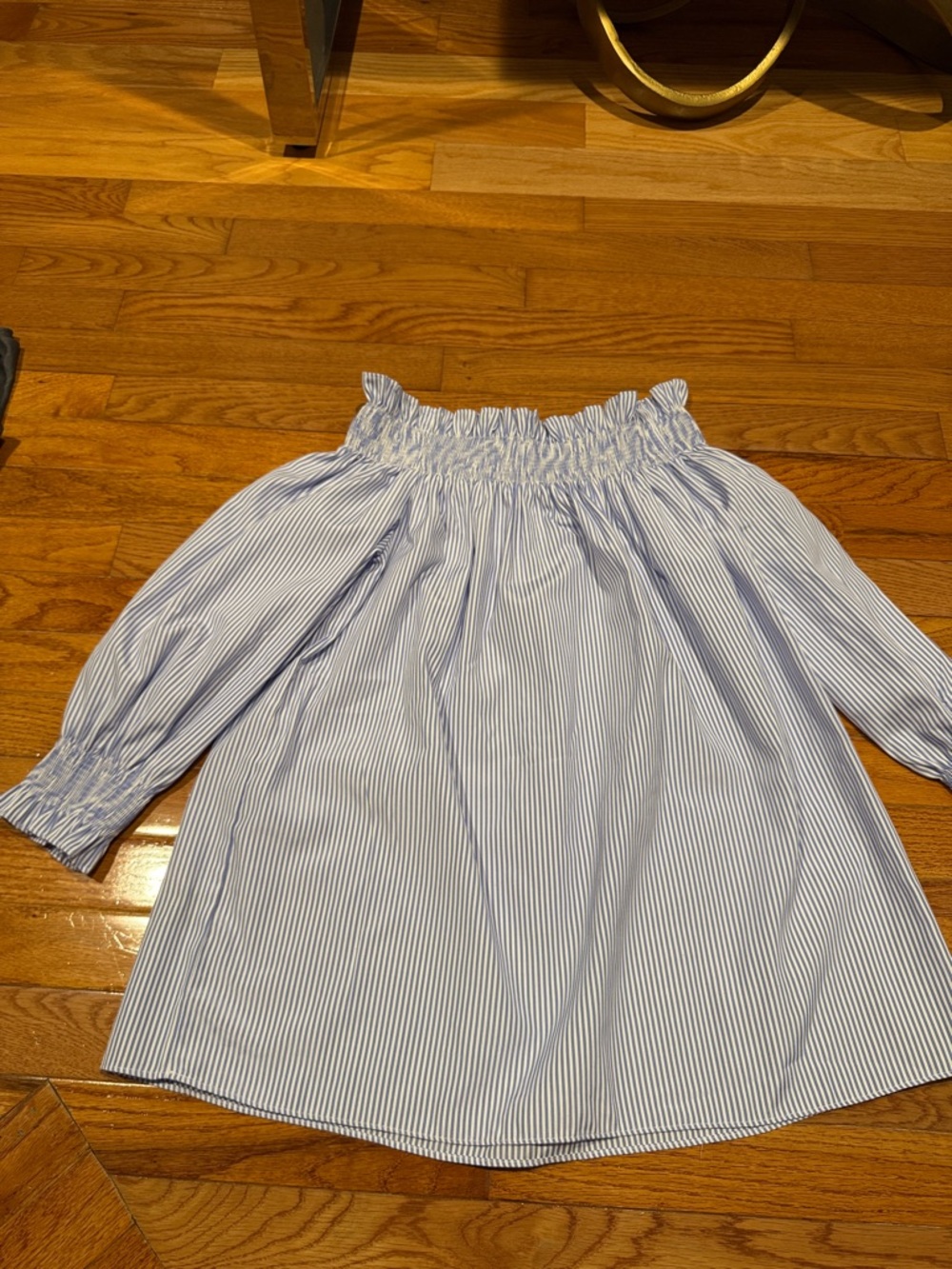 Off-the-Shoulder Blue and White Striped Blouse Forever 21. Size S. Worn once